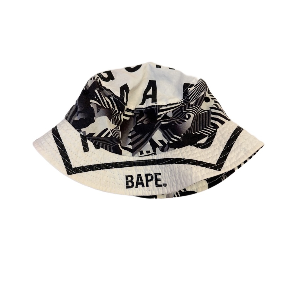 A Bathing Ape bucket hat bape